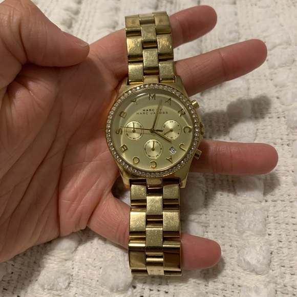 Marc Jacobs Gold Watch - Picture 5 of 8